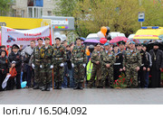 Патриоты в День Победы (2015 год). Редакционное фото, фотограф Анатолий Матвейчук / Фотобанк Лори