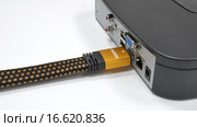 HDMI разъем, подключенный к видеорегистратору. Стоковое фото, фотограф Руслан Гарифуллин / Фотобанк Лори