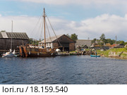 Россия; Архангельская область, Белое море, Большой Соловецкий остров, Соловецкий монастырь. Парусно-моторная яхта "Святой Пётр" (2015 год). Редакционное фото, фотограф Александр Циликин / Фотобанк Лори