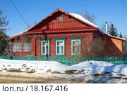 Деревянный дом в селе Рогачево, Дмитровский район Московской области (2013 год). Стоковое фото, фотограф Елена Коромыслова / Фотобанк Лори
