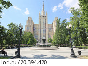 MOSCOW - MAY 23, 2014: Apartment complex on Kudrinskaya Square in Moscow is made in Stalin empire style. Редакционное фото, фотограф Losevsky Pavel / Фотобанк Лори