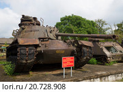 Американский танк М-48 в экспозиции военной техники. Хюэ, Вьетнам (2016 год). Редакционное фото, фотограф Виктор Карасев / Фотобанк Лори