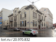 Москва дом  на углу переулков Малого Ржевского и Хлебного (2015 год). Редакционное фото, фотограф Дмитрий Неумоин / Фотобанк Лори