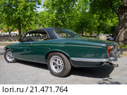 Двухдверный Jaguar XJ12c Daimler Double Six Coupe на слете владельцев автомобилей Ягуар в Турку. Финляндия (2015 год). Редакционное фото, фотограф Виктор Карасев / Фотобанк Лори