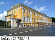Музей коллекционеров (Верхнесадский дом) в Петергофе, улица Правленская, 11 (2015 год). Редакционное фото, фотограф Ирина Борсученко / Фотобанк Лори