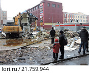 Масштабный снос незаконных торговых точек. Москва, 10.02.2016. Редакционное фото, фотограф lana1501 / Фотобанк Лори