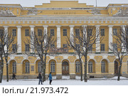 Санкт-Петербург. Вид на здание Ленэнерго - бывшие казармы Павловского гренадерского полка (2016 год). Редакционное фото, фотограф Александр Алексеев / Фотобанк Лори