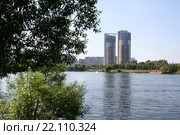 Жилой комплекс Олимпия, Москва-река, Строгино (2009 год). Редакционное фото, фотограф Evgenia Shevardina / Фотобанк Лори
