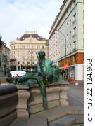 Фонтан Доннера (Donnerbrunnen), созданный скульптором Георгом Рафаэлем Доннером. Фрагмент. Вена, Австрия (2016 год). Редакционное фото, фотограф Валерия Попова / Фотобанк Лори