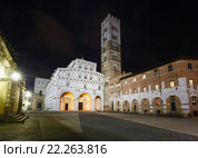 Lucca city night view. Стоковое фото, фотограф Юрий Брыкайло / Фотобанк Лори