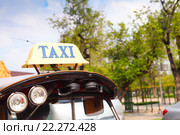 Традиционный азиатский рикша-автомобиль. Стоковое фото, фотограф Дарья Петренко / Фотобанк Лори