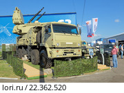 Панцирь-С1 - российский самоходный зенитный ракетно-пушечный комплекс (ЗРПК) наземного базирования на Международном авиационно-космическом салоне МАКС-2015. Редакционное фото, фотограф Игорь Долгов / Фотобанк Лори