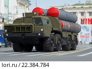 Пусковая установка ЗРК С-300ПМ крупным планом на репетиции парада в честь Дня Победы в Санкт-Петербурге (2015 год). Редакционное фото, фотограф Виктор Карасев / Фотобанк Лори