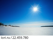 Яркое солнце над замерзшей рекой. Стоковое фото, фотограф Алексей Маринченко / Фотобанк Лори