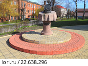 Памятник шпротам в Мамоново. Калининградская область, Россия (2015 год). Редакционное фото, фотограф Михаил Рудницкий / Фотобанк Лори