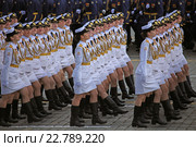 Сводный парадный расчет девушек- курсантов Военного университета МО России и Вольского военного института материального обеспечения (ВА МТО) имени А.В. Хрулева на генеральной репетиции парада посвященному Дню Победы, Москва, 2016. Редакционное фото, фотограф Алексей Гусев / Фотобанк Лори