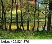 Парк Воровского в Наро-Фоминске. Берега реки Нары (2016 год). Редакционное фото, фотограф Самойлова Екатерина / Фотобанк Лори