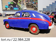 Старый полицейский автомобиль. Традиционный областной праздник «Мы вместе за безопасность дорожного движения!», посвященный открытию мотосезона в Подмосковье (2016 год). Редакционное фото, фотограф Козырин Илья / Фотобанк Лори