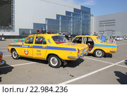 Старый полицейский автомобиль. Традиционный областной праздник «Мы вместе за безопасность дорожного движения!», посвященный открытию мотосезона в Подмосковье (2016 год). Редакционное фото, фотограф Козырин Илья / Фотобанк Лори