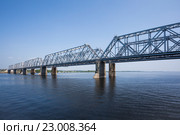 Зеленодольский железнодорожный мост через Волгу у Казани. Стоковое фото, фотограф Igor Lijashkov / Фотобанк Лори