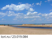 Река Анапка впадает в Черное море, Анапа, Россия (2016 год). Стоковое фото, фотограф Елена Александрова / Фотобанк Лори