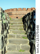 Башня Дер-Дона (нем. Dohna turm) на берегу Верхнего озера в Кенигсберге. Музей Янтаря в Калининграде (2015 год). Редакционное фото, фотограф stargal / Фотобанк Лори