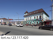 Казань, колхозный рынок на улице Бурхана Шахиди летом (2016 год). Редакционное фото, фотограф Дмитрий Неумоин / Фотобанк Лори