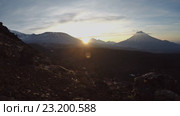 Восход солнца над вулканами на Камчатке (4K, time lapse) Стоковое видео, видеограф А. А. Пирагис / Фотобанк Лори