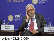 Петербургский международный экономический форум ПМЭФ-2016. Мукеш Капила, Профессор по глобальному здравоохранению и гуманитарной деятельности, Манчестерский университет; специальный советник, Всемирный гуманитарный саммит. Редакционное фото, фотограф Игорь Долгов / Фотобанк Лори