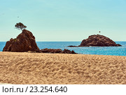 Пляж Mar Menuda Beach в Тосса-де-Маре, Испания (2016 год). Стоковое фото, фотограф Alexander Tihonovs / Фотобанк Лори