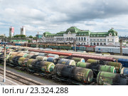 Железнодорожный вокзал. Хабаровск. Редакционное фото, фотограф Антон Афанасьев / Фотобанк Лори