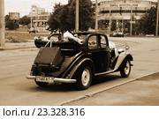 "Бентли" - свадебный ретроавтомобиль (2016 год). Редакционное фото, фотограф Марина Шатерова / Фотобанк Лори