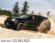 Jeep Grand Cherokee SRT-8 (2016 год). Редакционное фото, фотограф Art Konovalov / Фотобанк Лори
