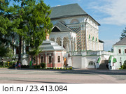Церковь в честь Явления Пресвятой Богородицы со святыми Апостолами Преподобному Сергию Радонежскому (Михеевская церковь). Свято-Троицкая Сергиева лавра. Сергиев Посад. Золотое кольцо России (2016 год). Редакционное фото, фотограф E. O. / Фотобанк Лори