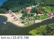 Вид с высоты на озеро Селигер и турбазы на берегу (2016 год). Стоковое фото, фотограф Елена Коромыслова / Фотобанк Лори