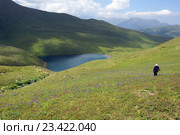 Вид на озеро Рыбное в урочище Морг-Сырты, Архыз, КЧР. Стоковое фото, фотограф Оглоблин Андрей Николаевич / Фотобанк Лори
