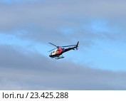 Авиакомпания Helitrans предлагает услуги в строительстве, пожаротушении, чартерные рейсы и экскурсии. Тромсё, Норвегия (2016 год). Редакционное фото, фотограф Валерия Попова / Фотобанк Лори