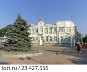 Здании Евпаторийского городского совета. Евпатория, Крым (2016 год). Редакционное фото, фотограф Илюхина Наталья / Фотобанк Лори