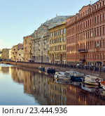Санкт-Петербург. Река Мойка утром (2016 год). Редакционное фото, фотограф Александр Алексеев / Фотобанк Лори