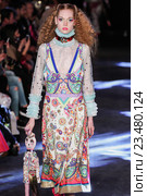 PARIS, FRANCE - OCTOBER 01: A model walks the runway during the Manish Arora show as part of the Paris Fashion Week Womenswear Spring/Summer 2016 on October 1, 2015 in Paris, France. Редакционное фото, фотограф Anton Oparin / Фотобанк Лори