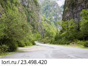 Ущелье «Каменный мешок» (Юпшарская теснина), Абхазия. Стоковое фото, фотограф Юлия Ухина / Фотобанк Лори