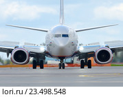 Boeing 737 (бортовой VP-BCD) авиакомпании "Аэрофлот" на рулении в Шереметьеве (2016 год). Редакционное фото, фотограф Alexei Tavix / Фотобанк Лори