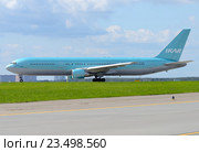 Boeing 767 (бортовой VP-BOY) авиакомпании Pegas Fly (ООО "Авиакомпания "Икар") на рулении в Шереметьеве (2016 год). Редакционное фото, фотограф Alexei Tavix / Фотобанк Лори