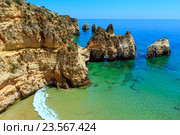Summer Atlantic rocky coastline (Algarve, Portugal). Стоковое фото, фотограф Юрий Брыкайло / Фотобанк Лори