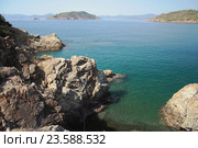 Скалистый берег и морской залив с островом. Яниклар, Мугла, Турция (2009 год). Стоковое фото, фотограф Вадим Хомяков / Фотобанк Лори