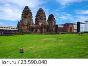 Древний храм Wat Phra Prang Sam Yot temple в Лопбури, Таиланд (2016 год). Стоковое фото, фотограф Natalia Sidorova / Фотобанк Лори
