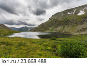 Алтай июль. Усть-Коксинский район. Туча над озером. Стоковое фото, фотограф Владимир Панкевич / Фотобанк Лори