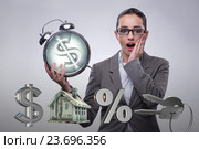 Businesswoman suprised about high interest mortgage rates. Стоковое фото, фотограф Elnur / Фотобанк Лори