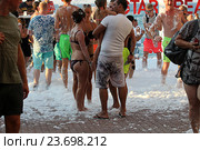 Пенная дискотека на пляже Star Beach. Крит. Греция (2016 год). Редакционное фото, фотограф Алексей Сварцов / Фотобанк Лори