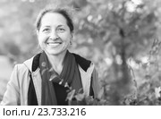 mature woman in autumn. Стоковое фото, фотограф Яков Филимонов / Фотобанк Лори